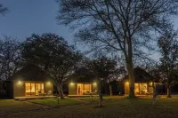 Xanatseni Private Camp - parking