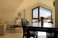Central Art Apartment in Bansko with Mountain View