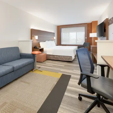 Holiday Inn Express & Suites MITCHELL by IHG