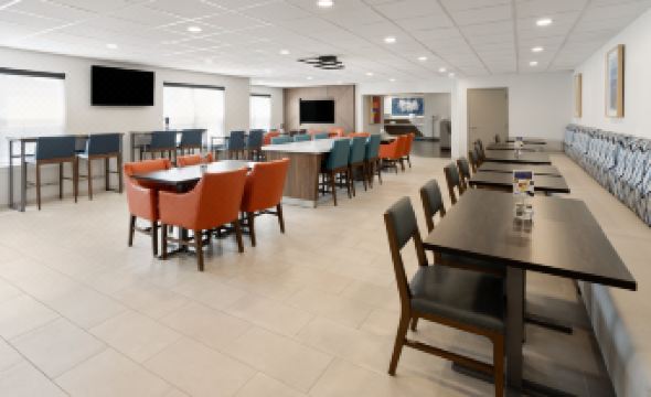 Holiday Inn Express & Suites WYOMISSING by IHG