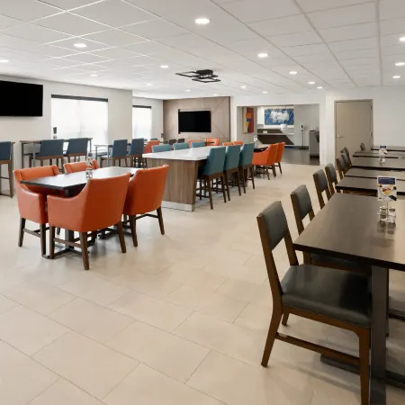 Holiday Inn Express & Suites WYOMISSING by IHG