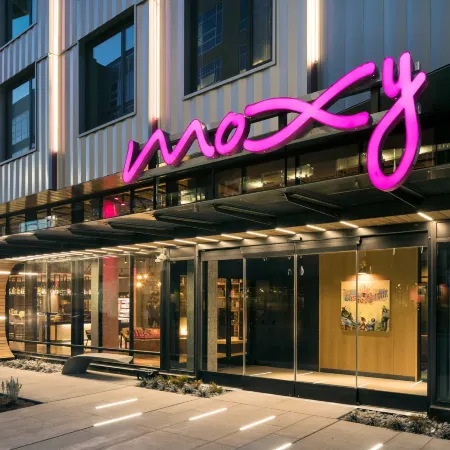 Moxy Seattle Downtown Отели рядом с достопримечательностью «Выставочный центр Seattle Center»