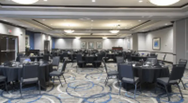 โรงแรม Holiday Inn Indianapolis Airport บาย IHG