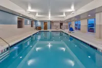 Holiday Inn Express & Suites CEDAR SPRINGS - GRAND RAPIDS N by IHG - Swimmingpools