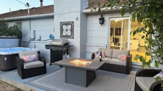 Spacious 4-bedroom house in charming Centennial with AC, WiFi