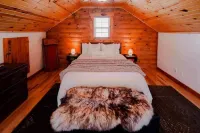 COZY Cabin with Hot Tub - Near all in Hocking Hills