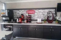 Howard Johnson by Wyndham Historic Lake Charles