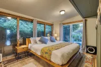 Sunset House by AvantStay