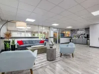 Premier Waterfront Room, Tiki Bar & Grill, Live Music, Pool, Gym, Kitchenette Hotels in Whitfield