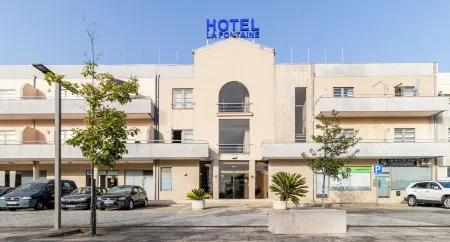 Hotel la Fontaine Отели в г. Овар