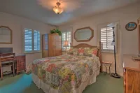 Avalon Escape Everything Within Walking Distance! - parking