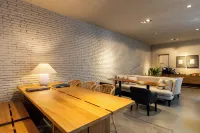 Colectia Stays Pau Claris