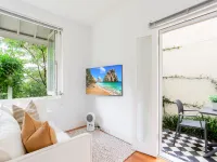 Cosy Inner West Studio with Courtyard