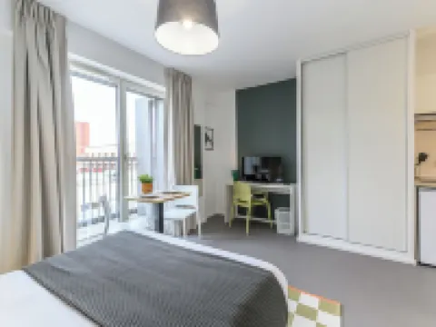 Student Factory Paris - Universeine Hotels in Saint-Denis