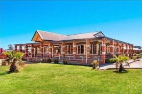 Marulan Motor Inn