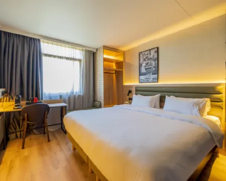 カンパニール ホテル & レストラン ブレダ ブレッダのホテル