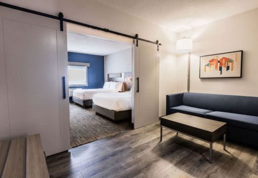 홀리데이 인 익스프레스 캘거리 사우스