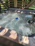 Steps to the Beach Pet friendlyHouse. Pool & hot tub! 3 minute walk to beach!
