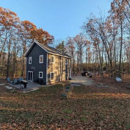 Quiet Home in the woods