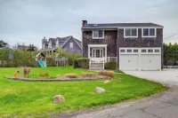 Stunning Westhampton Beach Home w/ Private Pool - Parkplatz