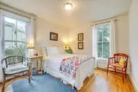 The Porch House Located in Historic Village - 3 estrellas