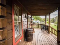 Rumples Retreat at Highland Hideaways - Arcade - Private Drive-in Theater Hotels in Wilson Creek