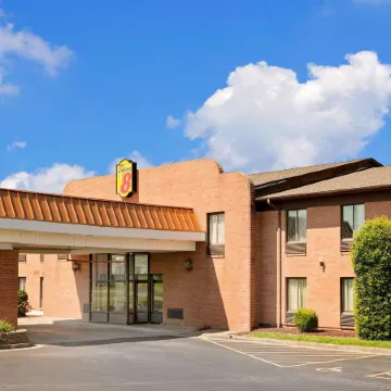 Super 8 by Wyndham Metropolis