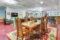 4 Mi to Mauch Chunk Lake: Spacious Apt w/ Bar! -  Ferienwohnungen