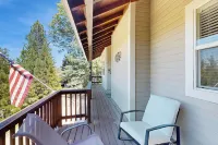 Walk to Lake Arrowhead! Family Home w/ Games