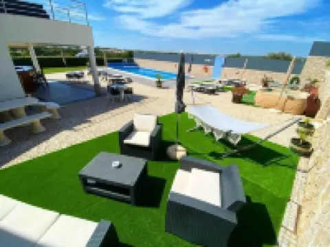 Sunfield Guest House - Only Adults