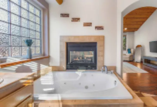 Fully Remodeled Tahoe Retreat with Game Room and Hot Tub