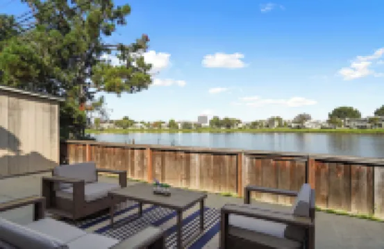 Lakefront Retreat  WaterViews 3BR 1.5BA