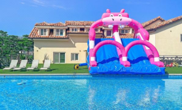 Goseong Belloci Kids Poolivilla