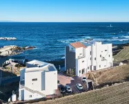 Pohang Beach Whale Villa B - Bungalows
