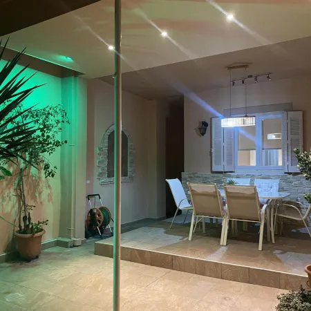 Oasis Garden Apartment