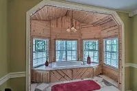 Secluded Edgemont Getaway w/ Huge Outdoor Deck! - balcony