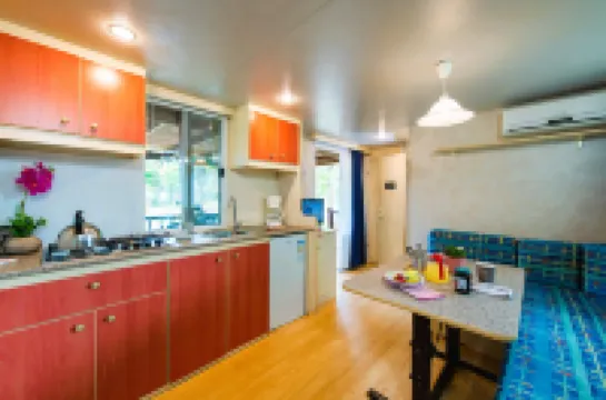 Camping Village Punta Navaccia โรงแรมใน