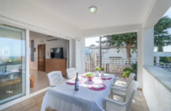 3 Bedroom Villa in Roses Near the Beach