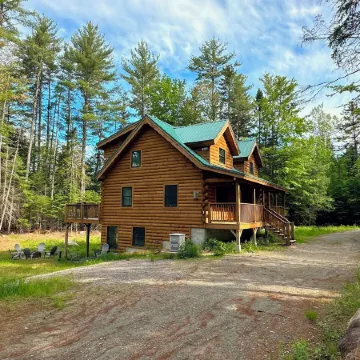 80pvr Log Home 20min to Bretton Woods! AC, Hot Tub, Wifi, Cable, Fireplace, Fire pit