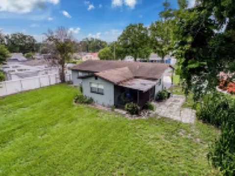 2737 Bel Aire Circle