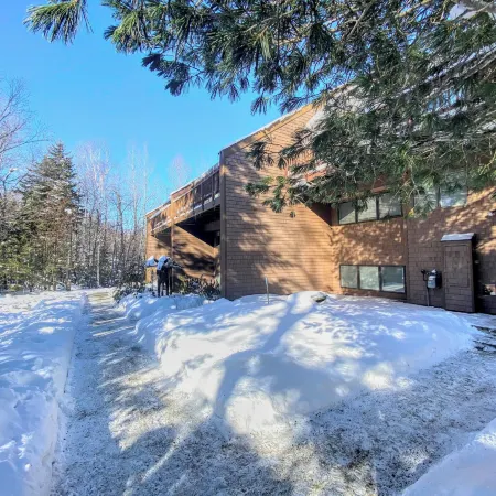 RB8 Luxury Bretton Woods Ski-in