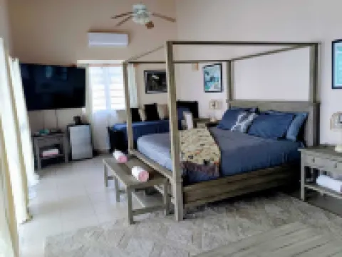 Turtle Cove House by le Haus Hotels in Cedar Grove