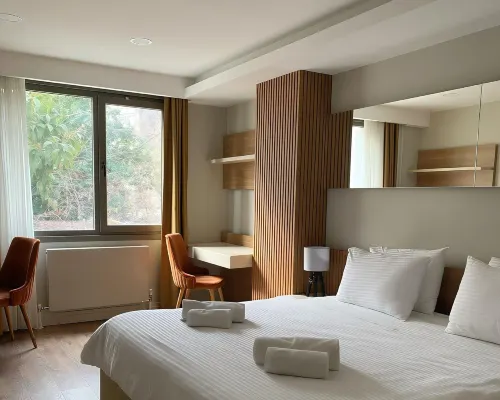 فريزيا فاميلي هوتل Hotels near رصيف ميناء الحريم
