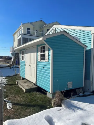 Charming 2-bedroom cottage with AC, WiFi, DE fields, restaurants, boats, beach