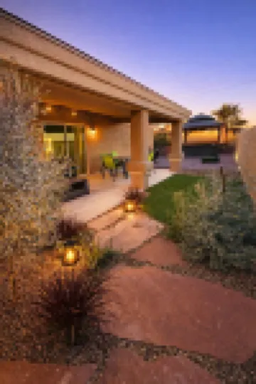 The Hideaway / Romantic Desert Retreat - Private Hot Tub & Boat Parking Hotels in 