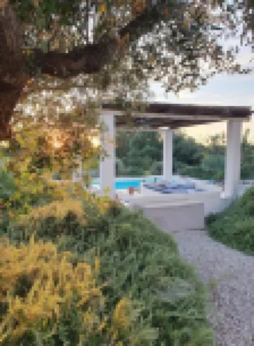 Beautiful hilltop Trulli w/ POOL & A/C in almond & olive grove - TrulliVistas