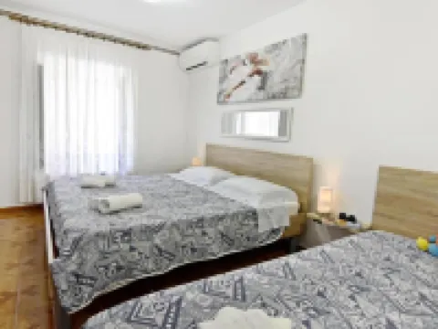 Comfortable Apartment in Umag With Parking Space Hotels in Murine