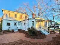 Historic Home in Downtown Wilmington - One Block from Riverwalk -King Size Beds