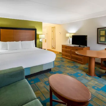 La Quinta Inn & Suites by Wyndham Greenville Haywood Hotels near Grace Church - Downtown