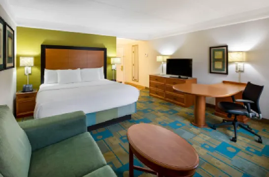 La Quinta Inn & Suites by Wyndham Greenville Haywood Hotels in 